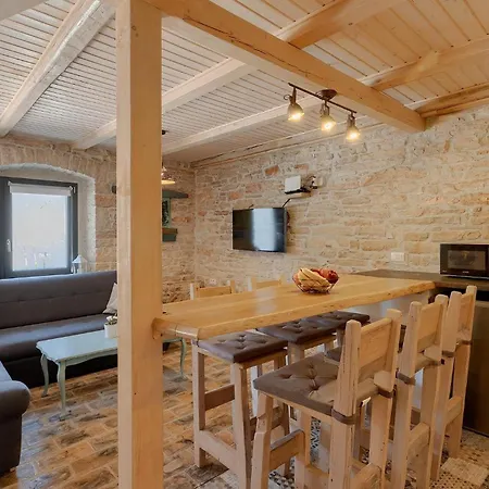 Cozy In With 2 Bedrooms * 普拉