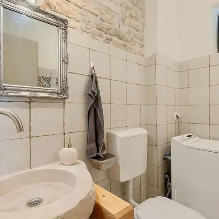 Cozy In With 2 Bedrooms 普拉
