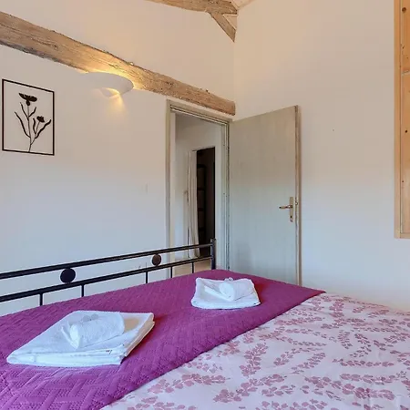 Hébergement de vacances Cozy In With 2 Bedrooms Pula